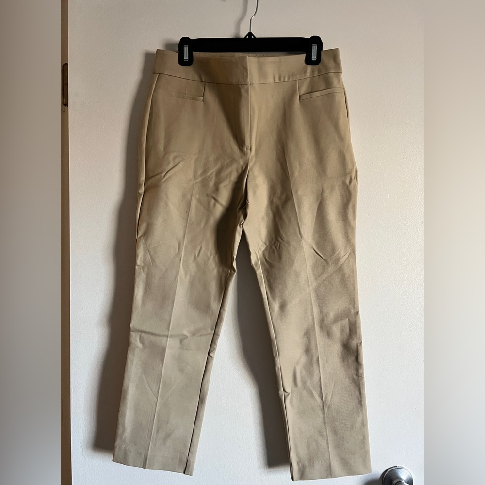 Ann Taylor Beige Ankle Crop, Like New, Size 8P